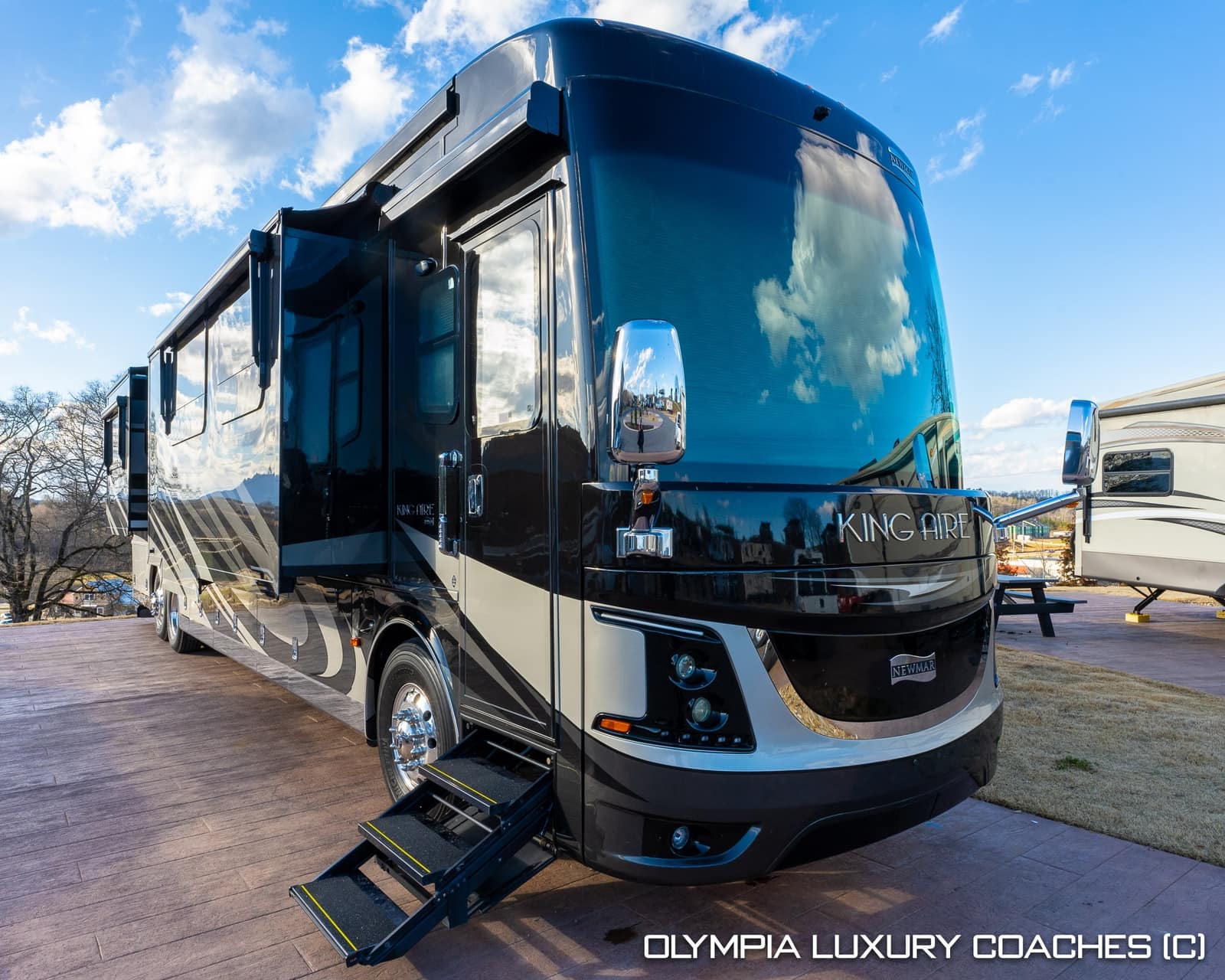 2017 Newmar King Aire 4598 Olympia Luxury Coaches